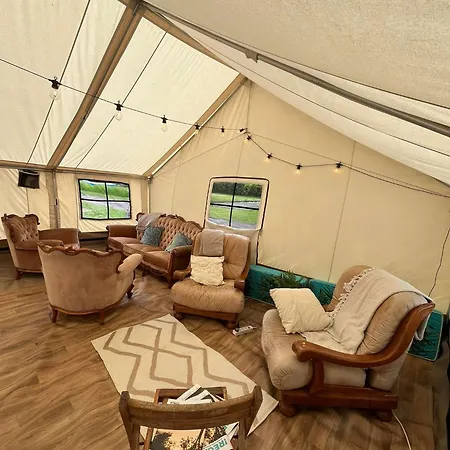 Aparra Surfcamp Campsite *